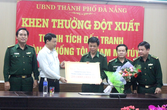 Đà Nẵng Khen thưởng Ban chuyên án phá đường dây mua bán ma túy liên tỉnh
