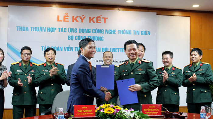 Bộ Công Thương ký thỏa thuận hợp tác ứng dụng công nghệ thông tin với Viettel