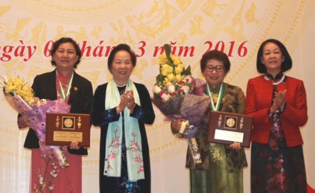 01 tập thể và 01 cá nhân nhận giải thưởng Kovalevskaia năm 2016