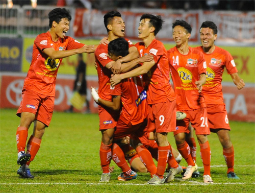 Công Phượng tỏa sáng, Hoàng Anh Gia Lai thắng trận đầu tiên tại V-League 2017