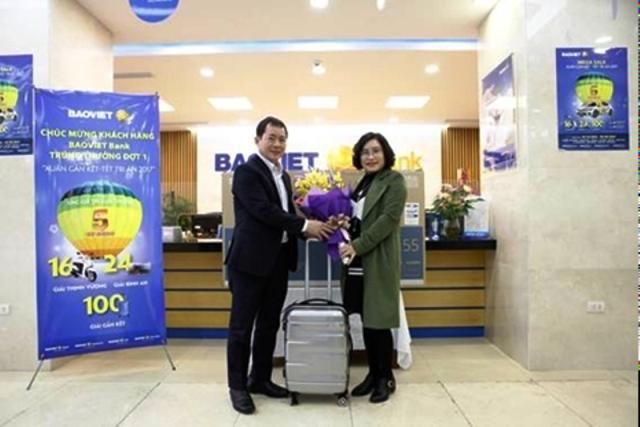 Bảo Việt khai lộc đầu Xuân với quà tặng từ Chương trình “Xuân gắn kết - Tết tri ân” 2017