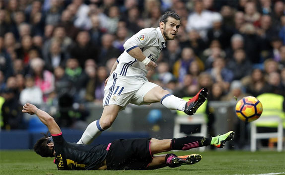 Bale tỏa sáng, Real Madrid tiếp tục dẫn đầu Liga
