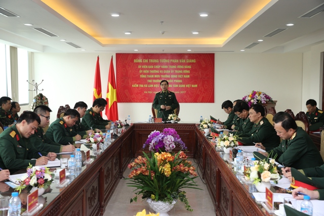 Tổng Tham mưu trưởng Phan Văn Giang làm việc với Trung tâm Gìn giữ Hòa bình Việt Nam