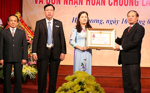Bảo hiểm xã hội tỉnh Hải Dương đón nhận Huân chương Lao động hạng Nhất