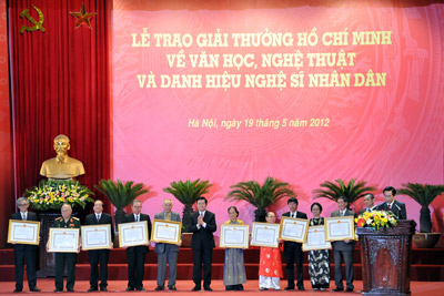 Báo cáo Chính phủ về công tác xét tặng “Giải thưởng Hồ Chí Minh”, “Giải thưởng Nhà nước” về văn học nghệ thuật