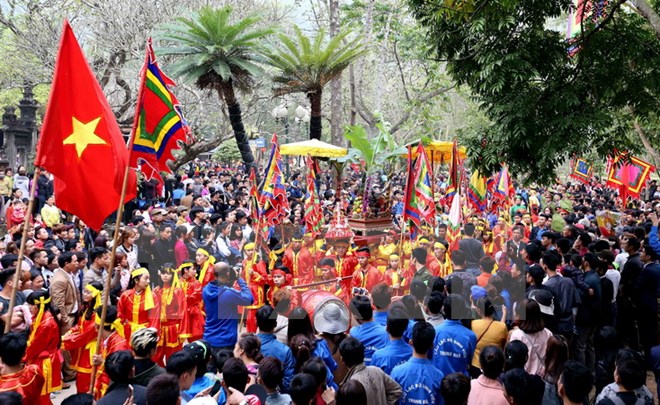 Tháng giêng không ăn chơi