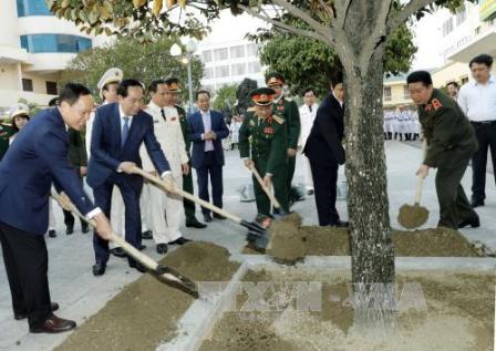 Giải quyết kịp thời những vấn đề nảy sinh, bảo đảm an ninh chính trị trong mọi tình huống