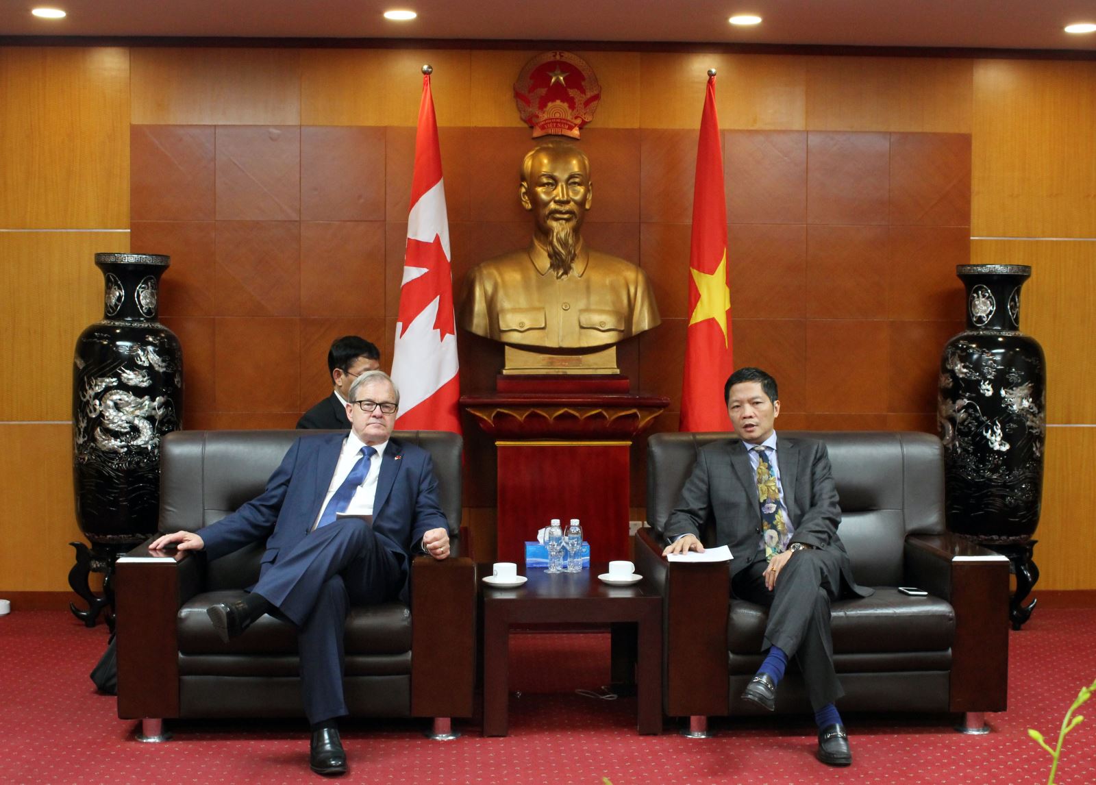 Thúc đẩy quan hệ hợp tác thương mại Việt Nam - Canada