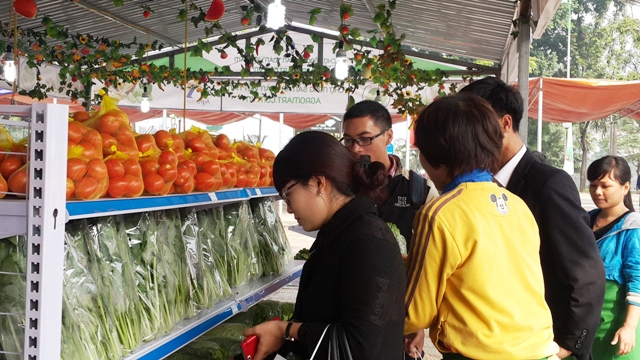 Ủy ban giám sát tài chính quốc gia Kinh tế 2017 dù còn khó khăn nhưng vẫn khởi sắc