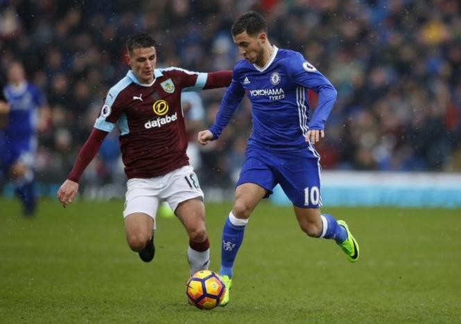 Chelsea bước hụt trên sân Burnley
