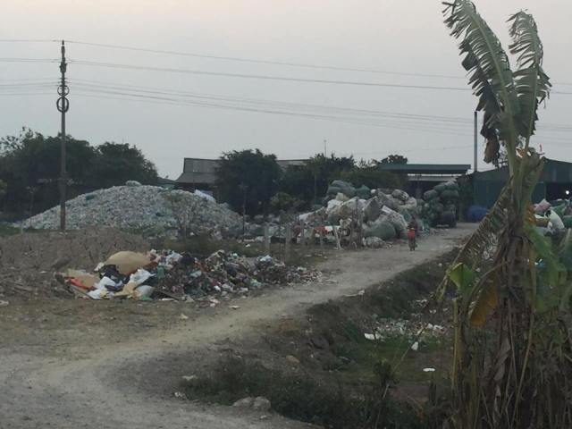 Bài 2 Bài toán về ô nhiễm môi trường ở xã Quảng Phú Cầu bao giờ có lời giải