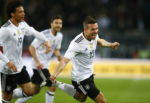 Podolski lập công giúp Đức đánh bại tuyển Anh