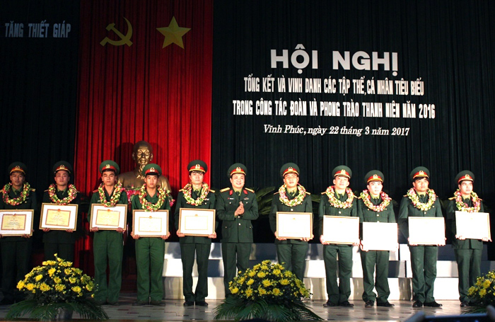 Vinh danh các tập thể, cá nhân tiêu biểu trong công tác đoàn thanh niên