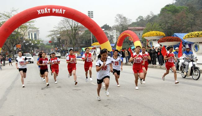 Giải bán marathon “Chạy trên cung đường Hạnh phúc” Hà Giang