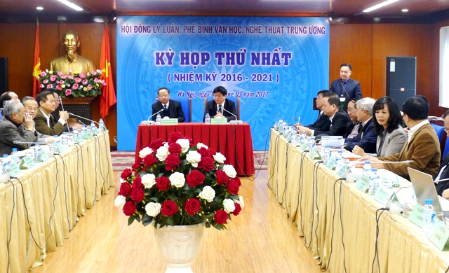 Kỳ họp thứ nhất Hội đồng Lý luận, phê bình văn học, nghệ thuật Trung ương