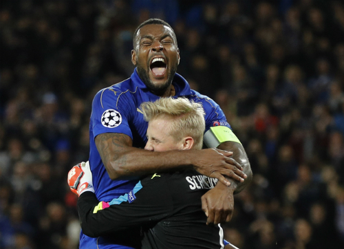 Leicester lập kỳ tích giành vé vào tứ kết Champions League