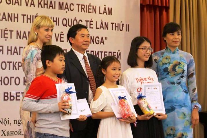 Trao giải Cuộc thi vẽ tranh “Em vẽ Việt Nam - Em vẽ nước Nga”