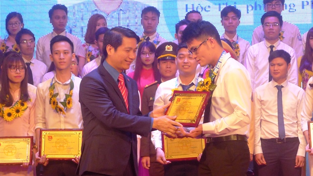 Phát huy vai trò truyền lửa của các bí thư chi đoàn