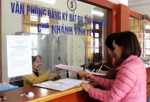 Tạo điều kiện người dân có thể thực hiện quyền tiếp cận thông tin thuận lợi, khả thi nhất