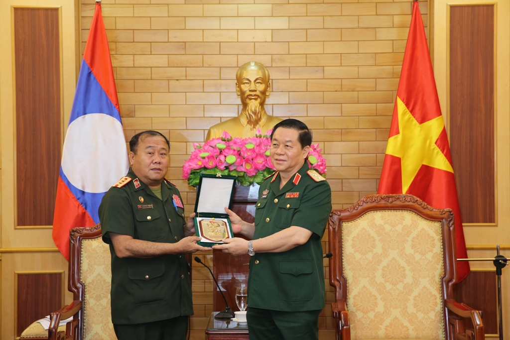 Lãnh đạo Bộ Tổng tham mưu và Tổng cục Chính trị tiếp khách
