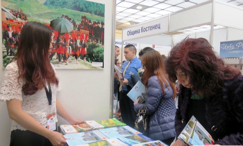 Đại sứ quán Việt Nam tại Bulgaria tham gia tại Hội chợ quốc tế về “Du lịch Văn hóa”