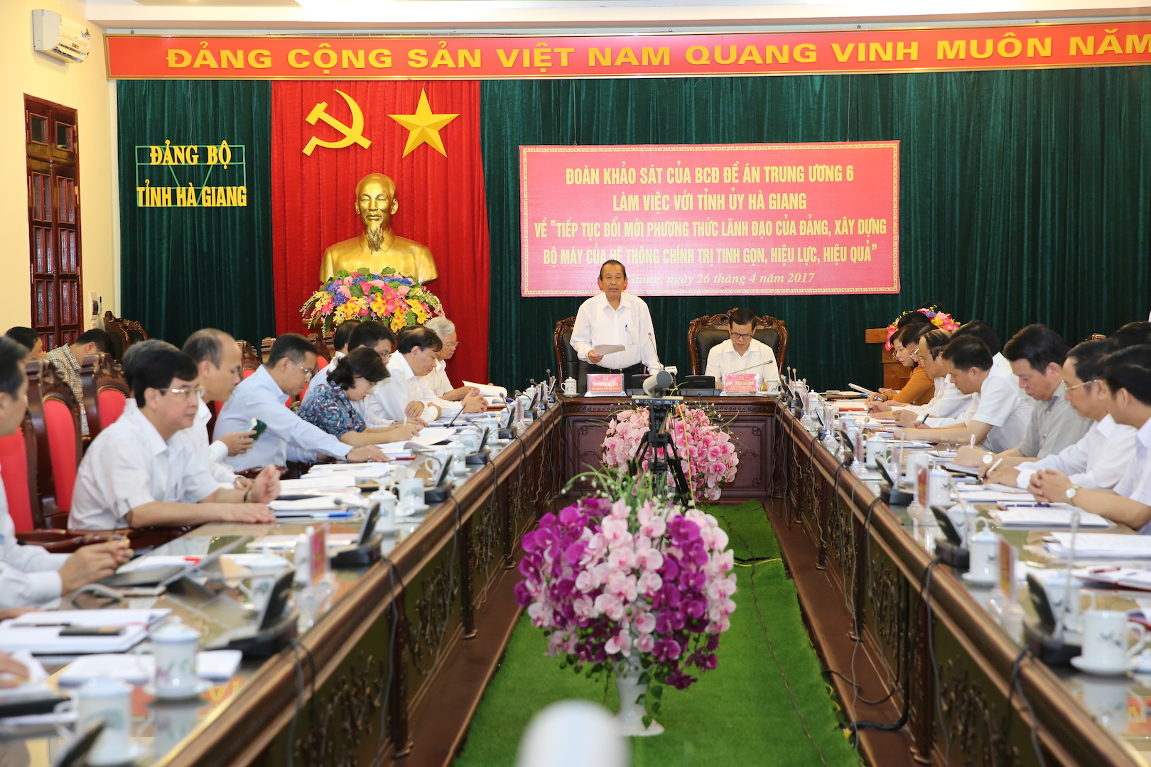 Phó Thủ tướng Thường trực Chính phủ Trương Hoà Bình làm việc với Tỉnh ủy Hà Giang