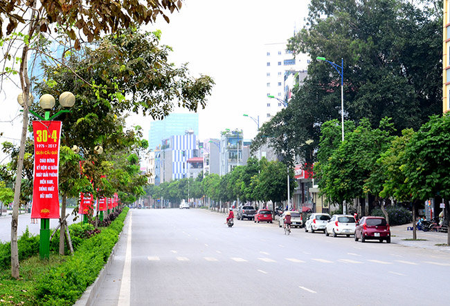 Phố phường Hà Nội vắng vẻ và bình yên trong dịp lễ 30 4, 1 5