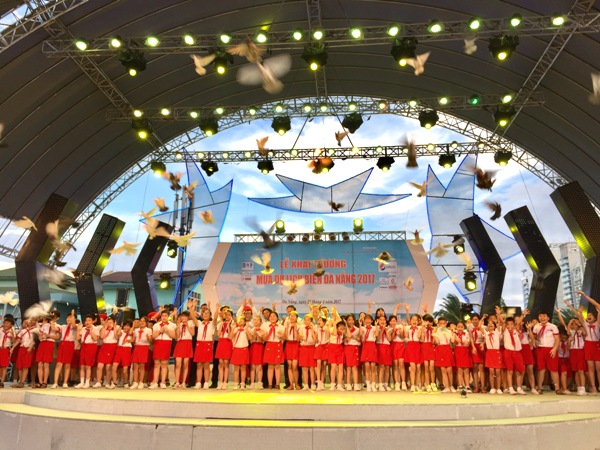 Đà Nẵng chính thức bước vào mùa du lịch biển 2017