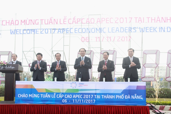 Chủ tịch nước bấm nút khởi động đồng hồ đếm ngược Tuần lễ Cấp cao APEC 2017