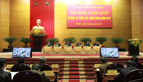 Khắc phục tình trạng dân chủ hình thức trong công tác cán bộ