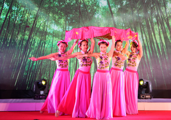 16,5 tỷ đồng ủng hộ chương trình Một trái tim - Một thế giới lần thứ XIV