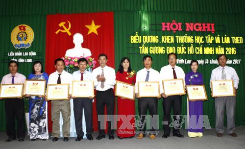 Biểu dương tập thể, cá nhân học tập và làm theo tư tưởng, đạo đức, phong cách Hồ Chí Minh