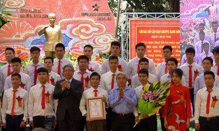 Công ty Cổ phần Bóng đèn Phích nước Rạng Đông kỷ niệm 53 năm Ngày Bác Hồ về thăm