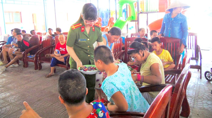 Ấm áp nghĩa tình từ phong trào từ thiện của thầy và trò Trường Cảnh sát Nhân dân V