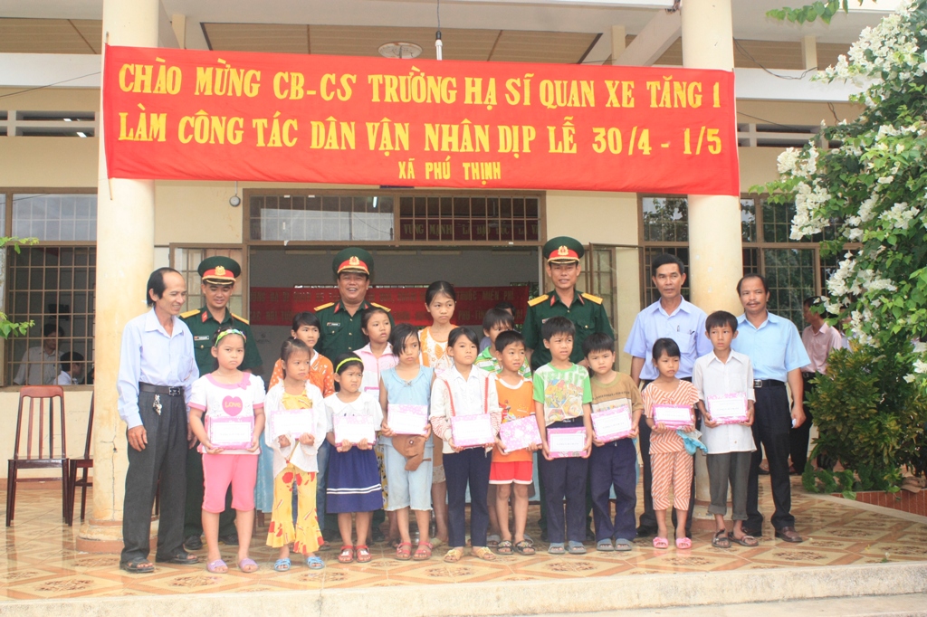 Trường Hạ sĩ quan xe tăng 1 phát huy truyền thống, cống hiến tài năng, xứng danh Bộ đội Cụ Hồ