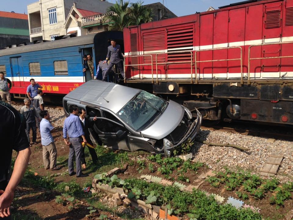 Đẩy mạnh thực hiện các giải pháp bảo đảm trật tự, an toàn giao thông đường sắt