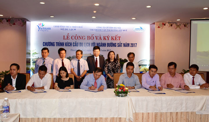 Thừa Thiên Huế ký kết chương trình kích cầu du lịch với ngành đường sắt