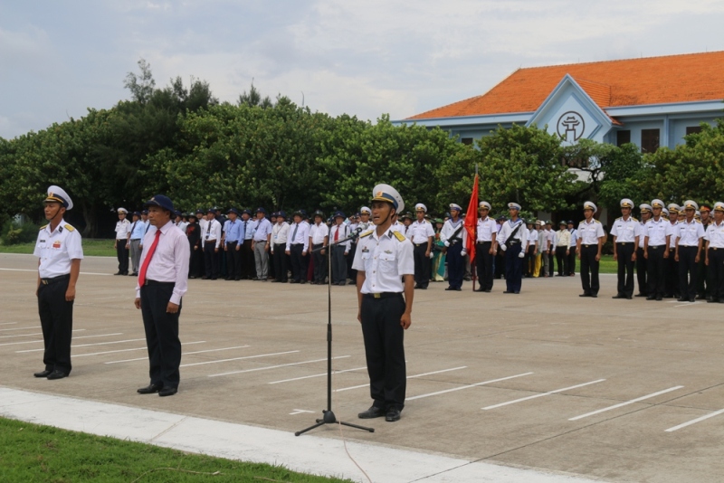 Thăm, động viên quân dân huyện đảo Trường Sa và nhà giàn DK1