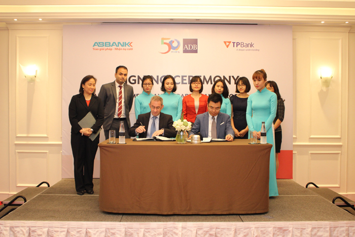 ADB bổ sung hai ngân hàng Việt Nam vào chương trình tài trợ thương mại