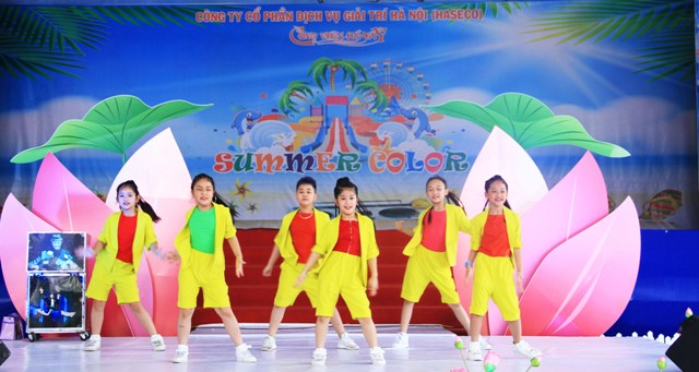Nhiều hoạt động hấp dẫn tại công viên Hồ Tây nhân dịp 1 6
