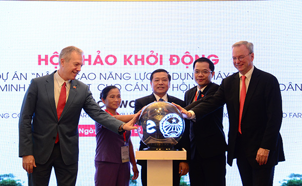 30 000 nông dân Việt Nam được hỗ trợ đào tạo kỹ năng sử dụng điện thoại thông minh và Internet