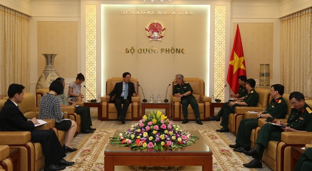Thượng tướng Nguyễn Chí Vịnh tiếp Đại sứ Trung Quốc
