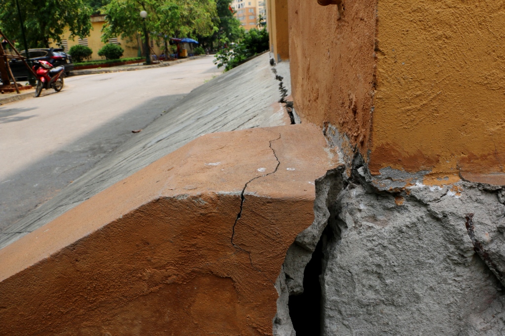 Hà Nội Báo động tình trạng xuống cấp tại một số khu nhà ở tái định cư