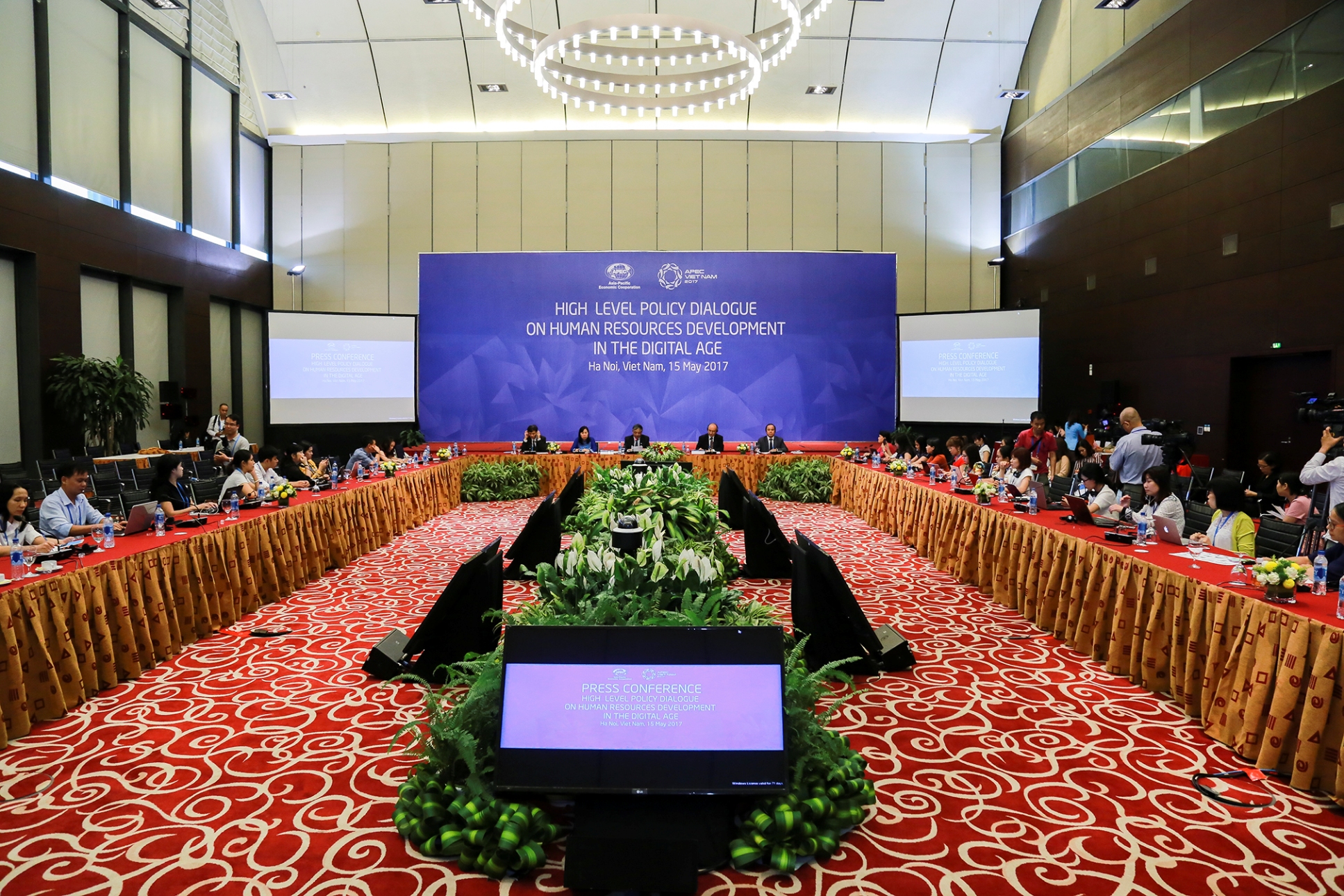 Phó Thủ tướng Phạm Bình Minh  Tương lai của khu vực cũng là tương lai của Việt Nam