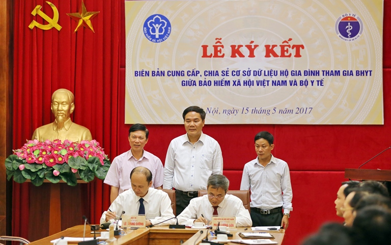 Bàn giao, chia sẻ dữ liệu hộ gia đình tham gia bảo hiểm y tế