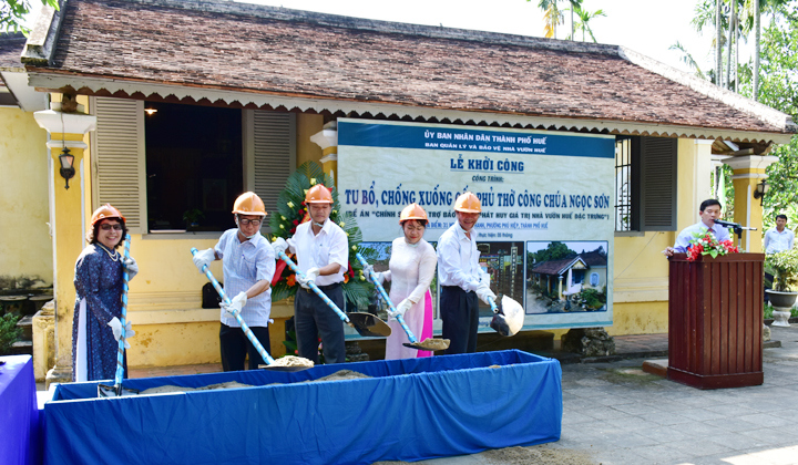 Khởi công công trình tu bổ, chống xuống cấp nhà vườn Huế