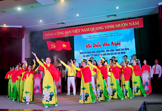 Sôi nổi tiếng hát Công đoàn Ban Tuyên giáo Trung ương