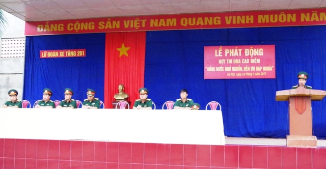Lữ đoàn xe tăng 201 phát động đợt thi đua cao điểm “Uống nước nhớ nguồn, đền ơn đáp nghĩa”
