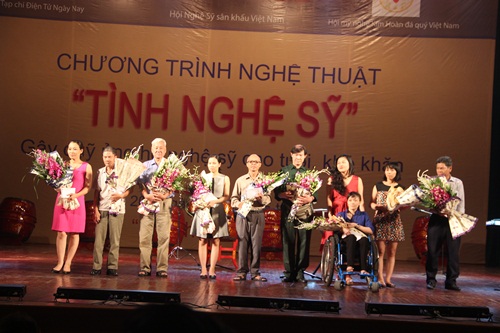 Chương trình “Ấm tình nghệ sĩ” gây quỹ ủng hộ nghệ sĩ sân khấu khó khăn