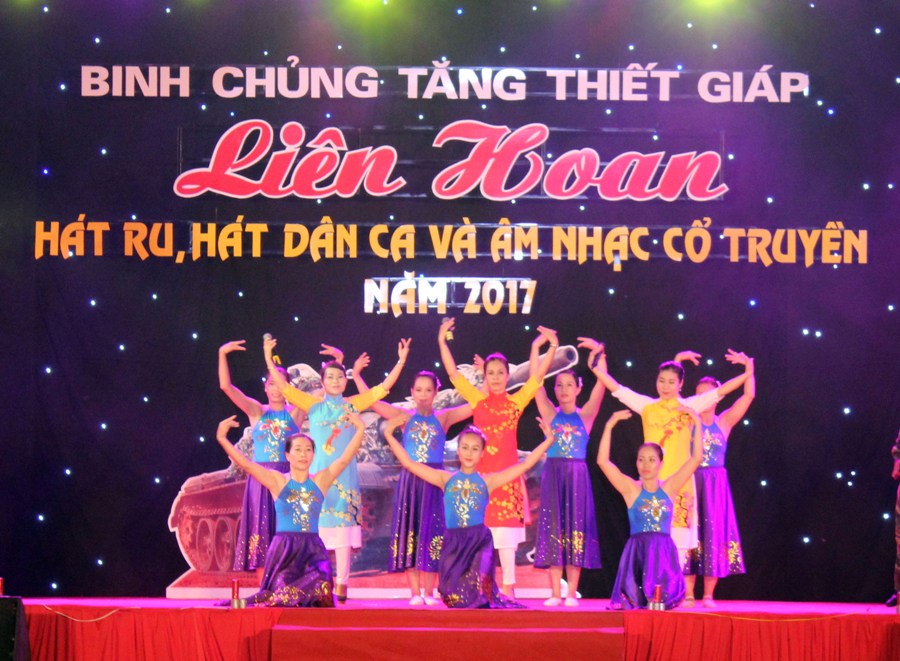 Khai mạc Liên hoan hát ru, hát dân ca, âm nhạc cổ truyền Binh chủng Tăng thiết giáp